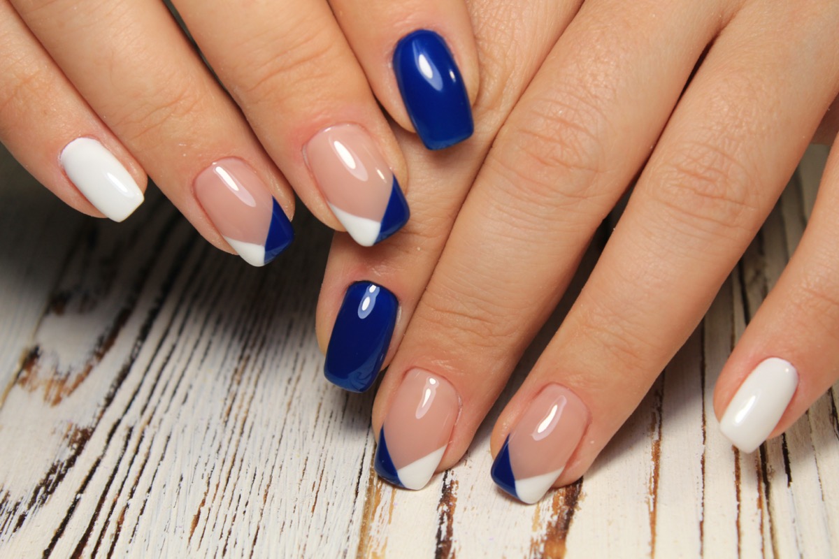 Nail-art-classic-blue-pantone-1.jpg