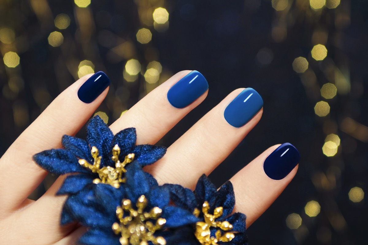 Nail-art-classic-blue-pantone-2.jpg