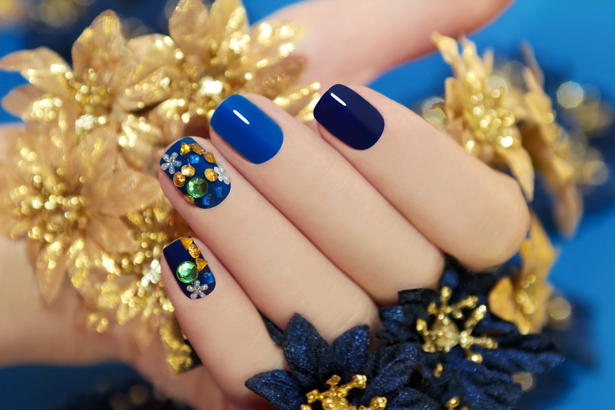 Le 7 nail art più belle in Classic Blue Pantone