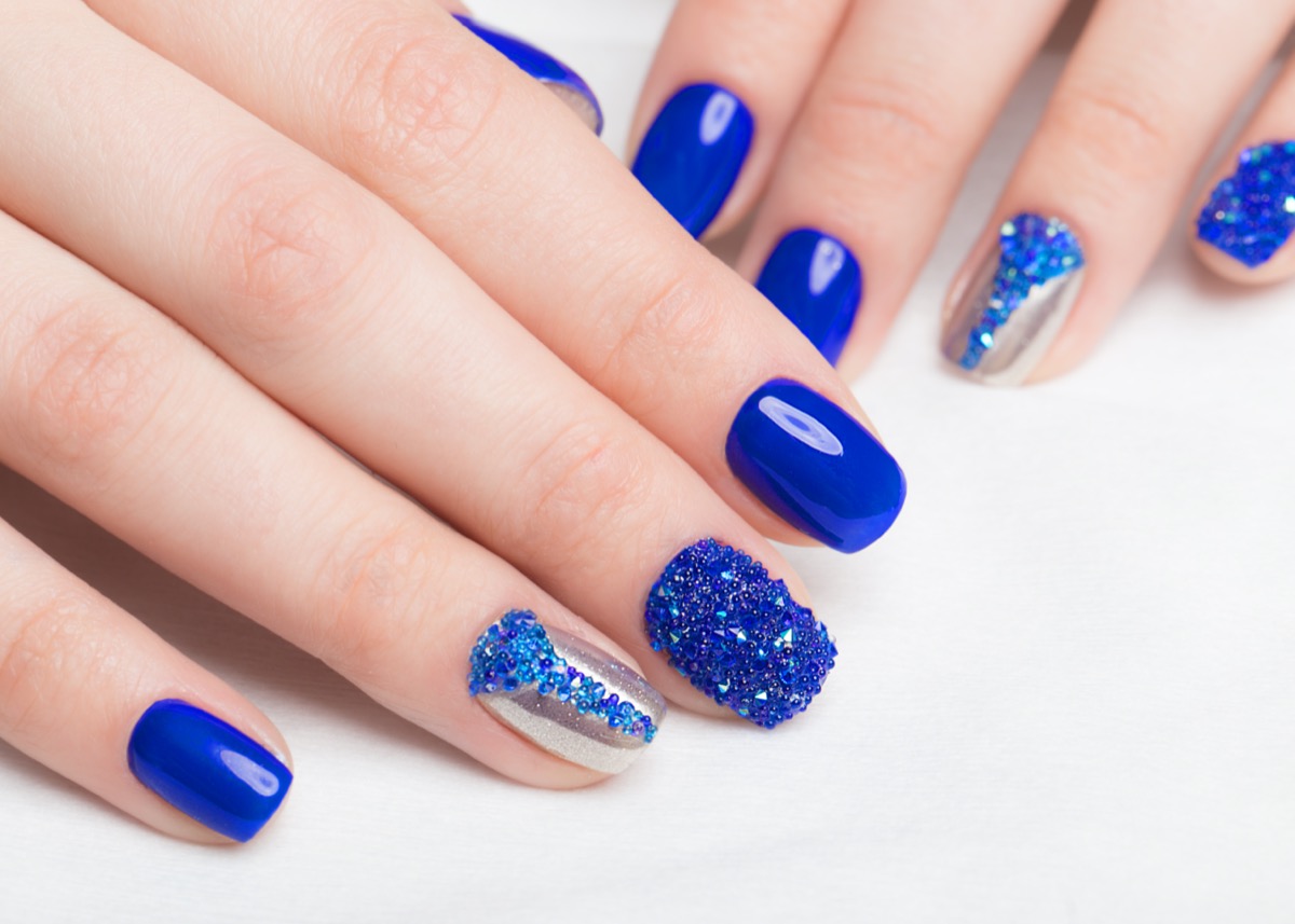 Nail-art-classic-blue-pantone-5.jpg