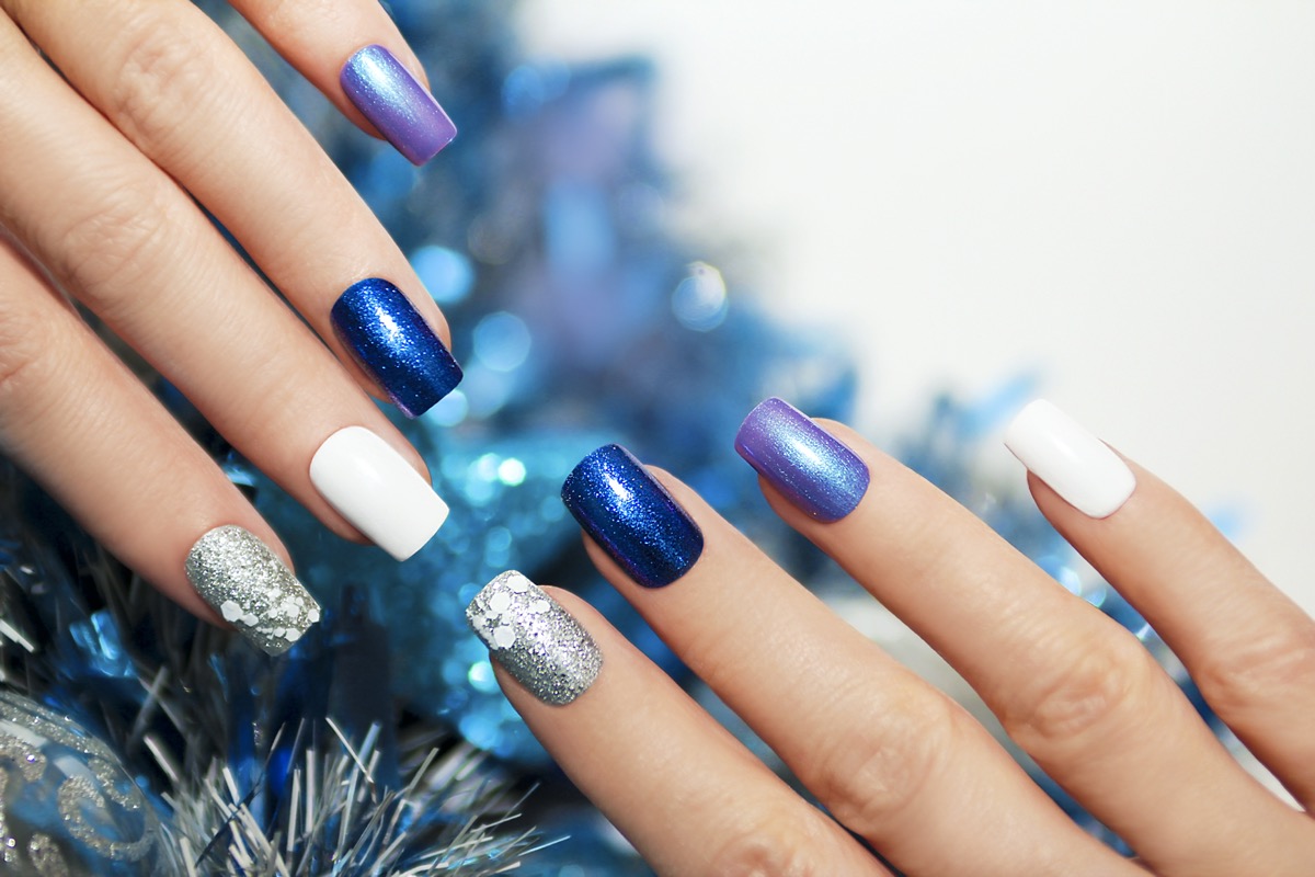 Nail-art-classic-blue-pantone-6.jpg
