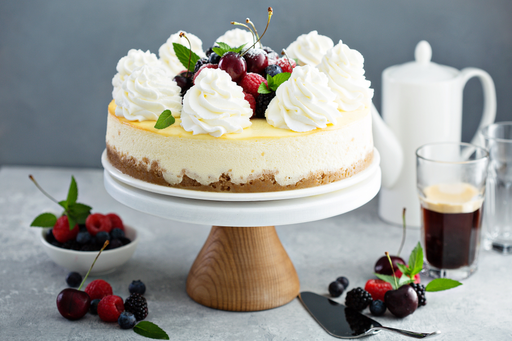torte-compleanno-decorate-panna-7.jpg