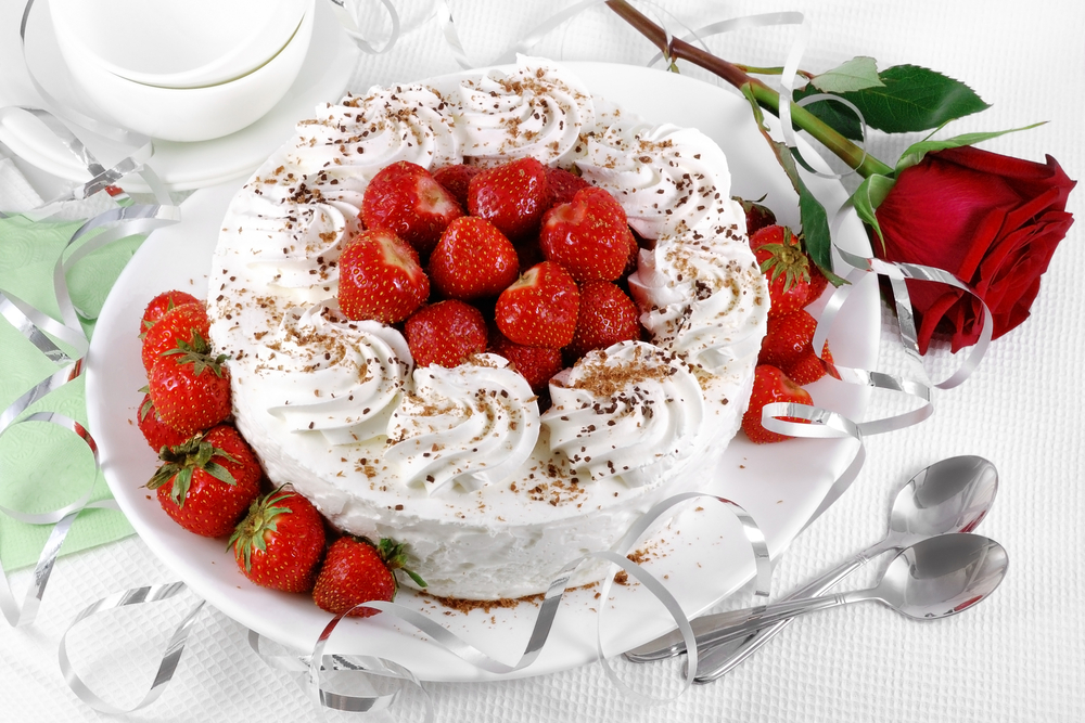torte-san-valentino-decorate-panna-5.jpg