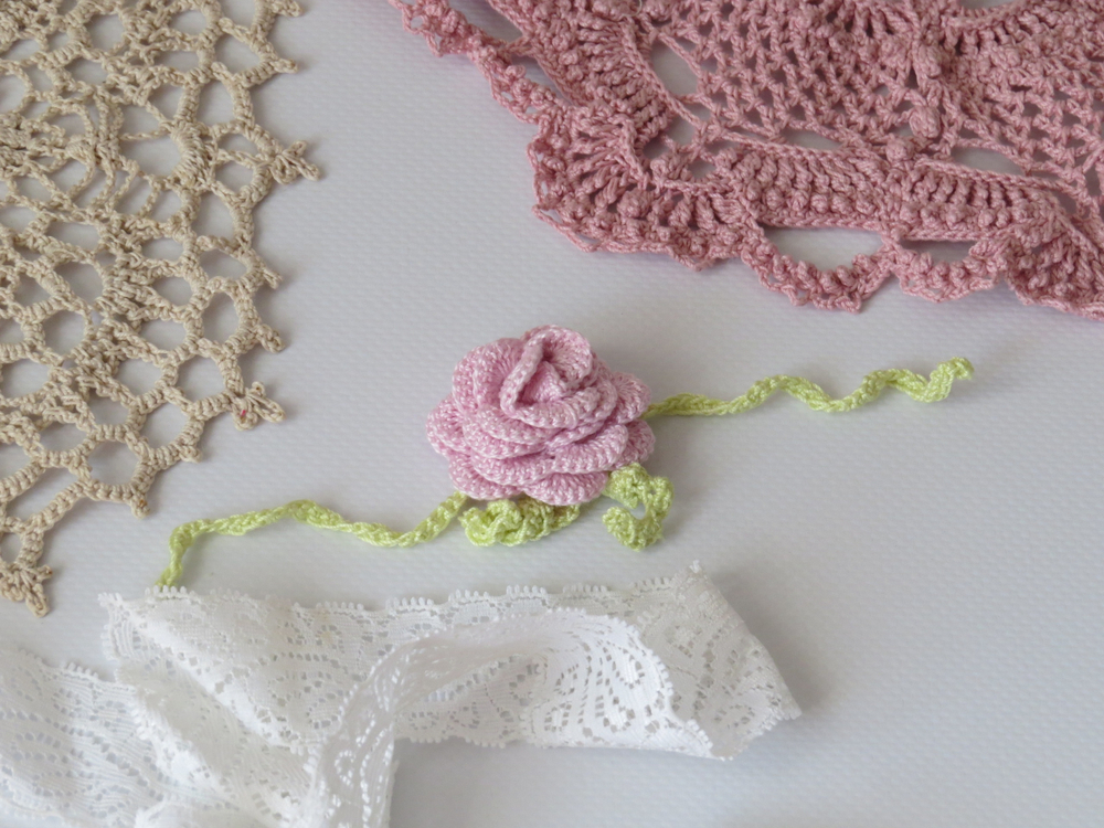 Rosa all'uncinetto facile: tutorial e schema