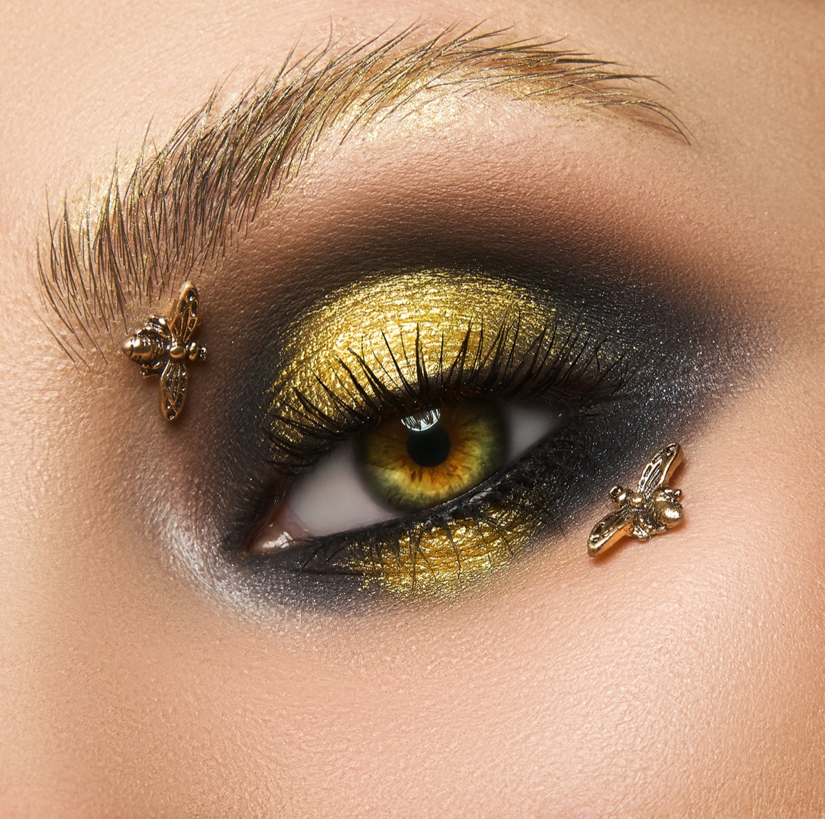 Il trucco da ape per Carnevale col video tutorial per donna e bambina