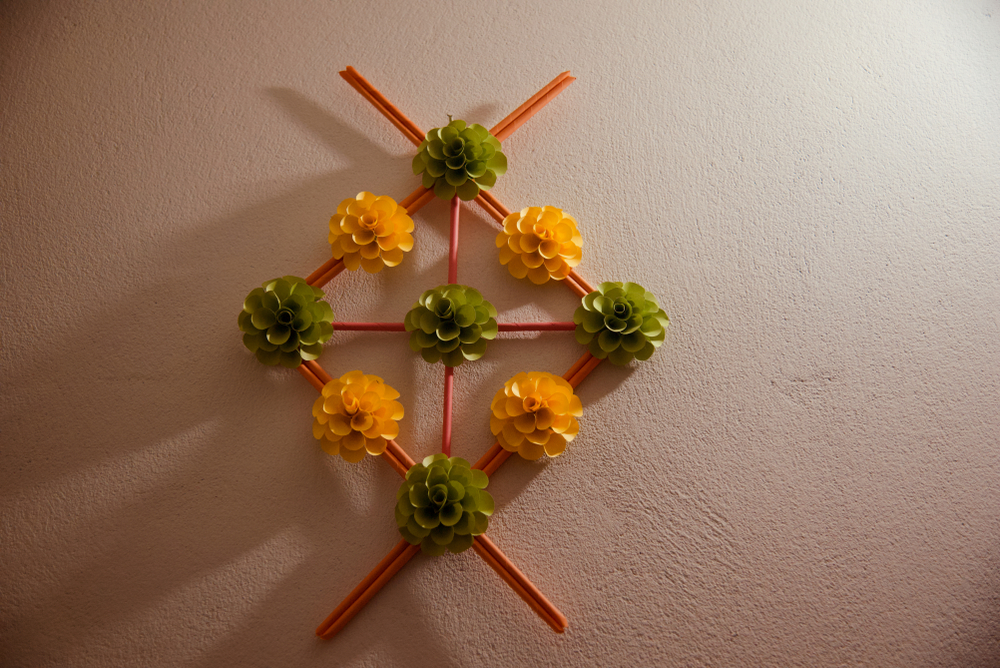 Regali fai da te: decorazione fiori di carta per abbellire casa