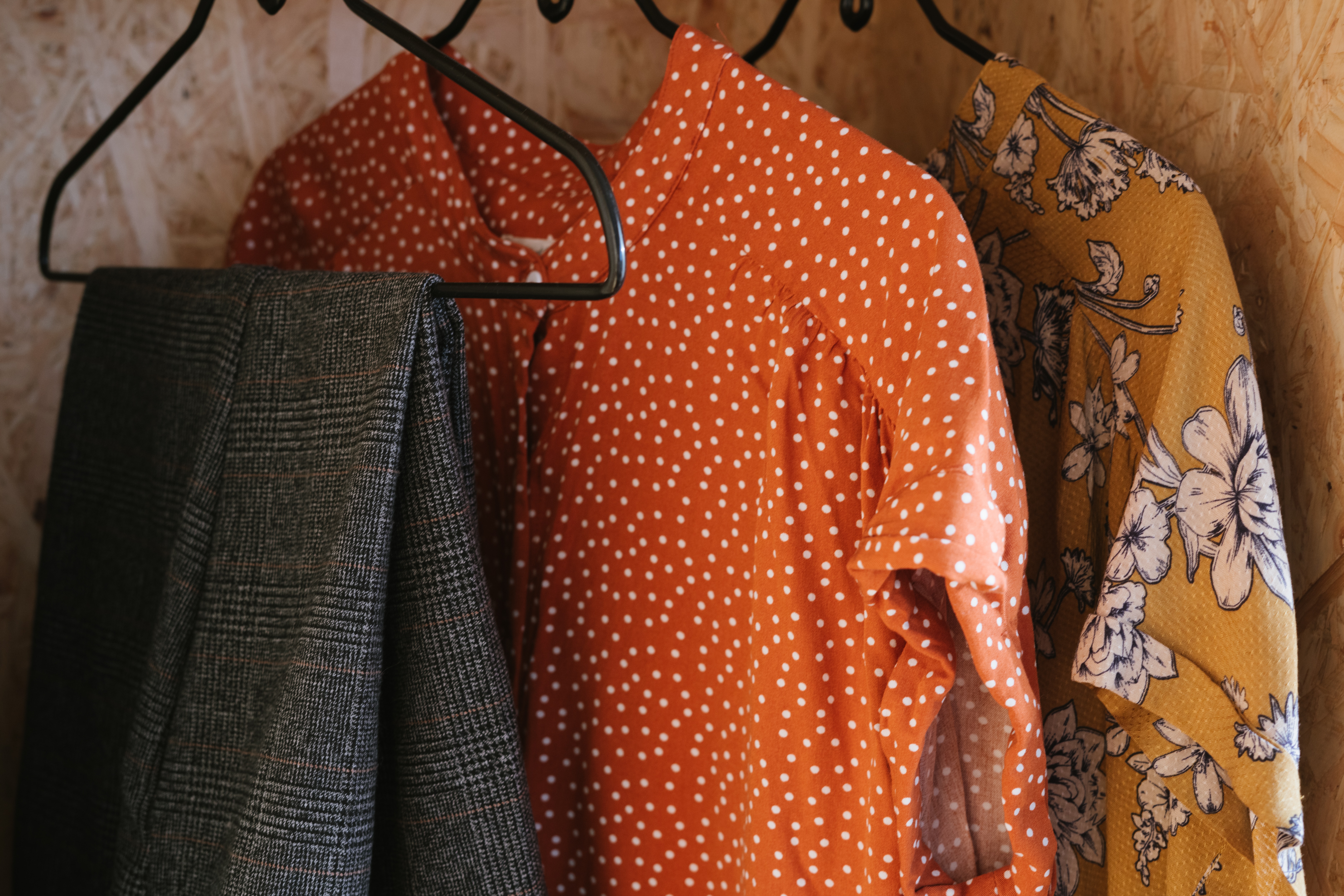 Armadio in ordine: trucchi per organizzare e pulire