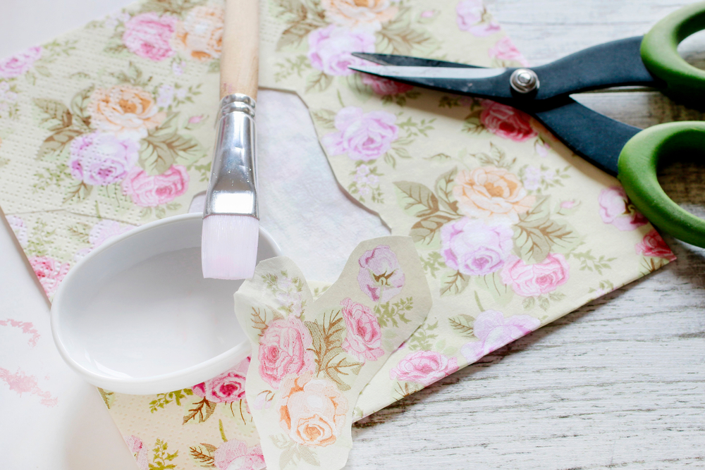 Addobbi primavera decoupage: la tecnica e 5 idee