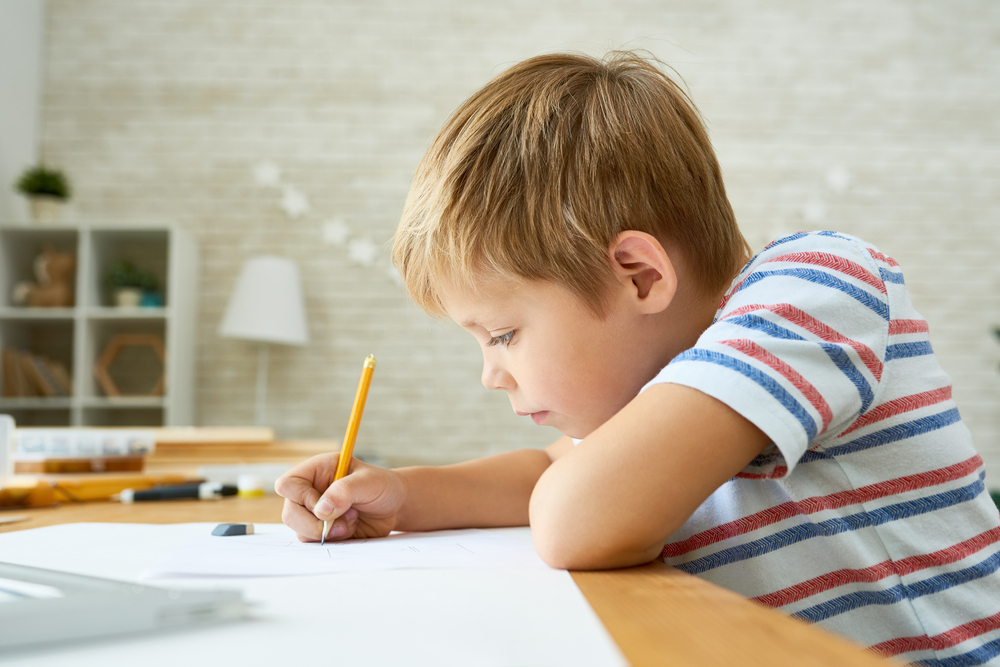 Studiare a casa: le regole per recuperare le ore di scuola
