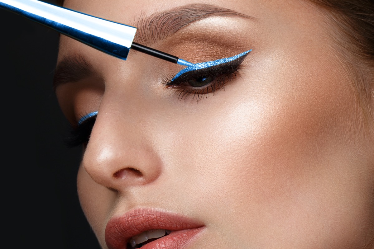 Eyeliner colorati, come usarli per un trucco occhi divertente