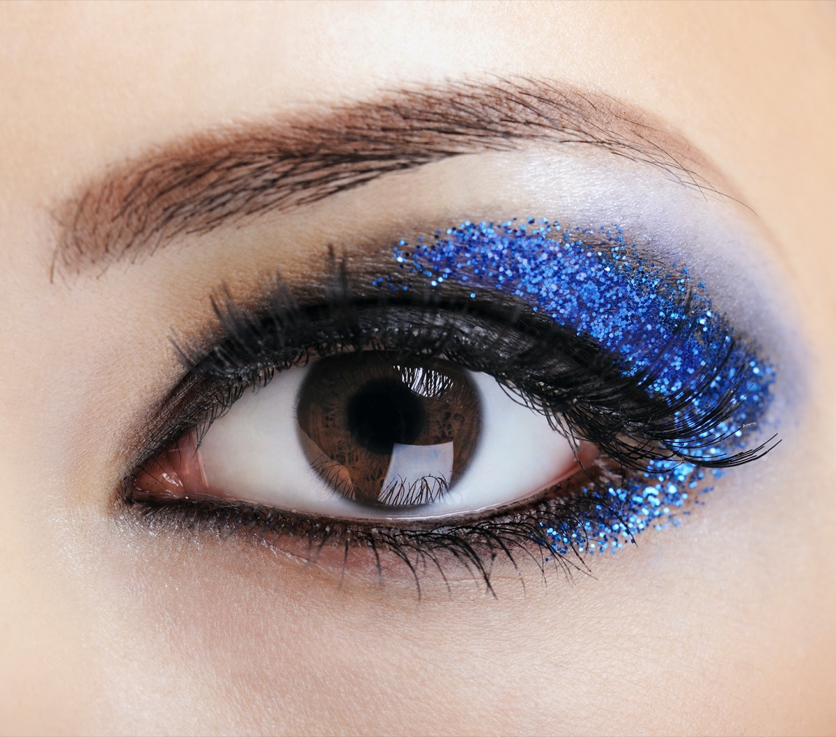 Trucco-blu-elettrico-1.jpg
