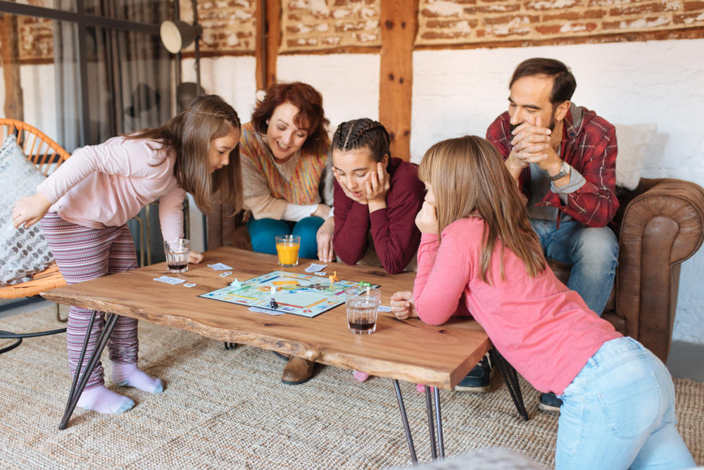 4 attività divertenti da fare a casa in famiglia