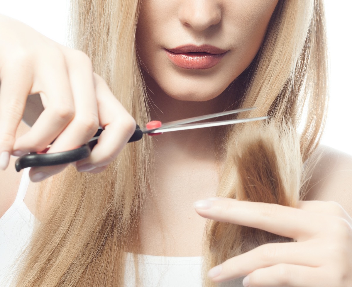 Tagliare i capelli a casa: come farlo senza sbagliare