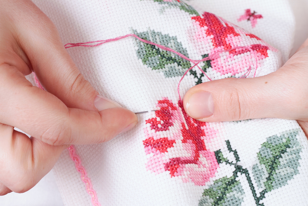Punto croce rose: 13 schemi gratis per i ricami floreali