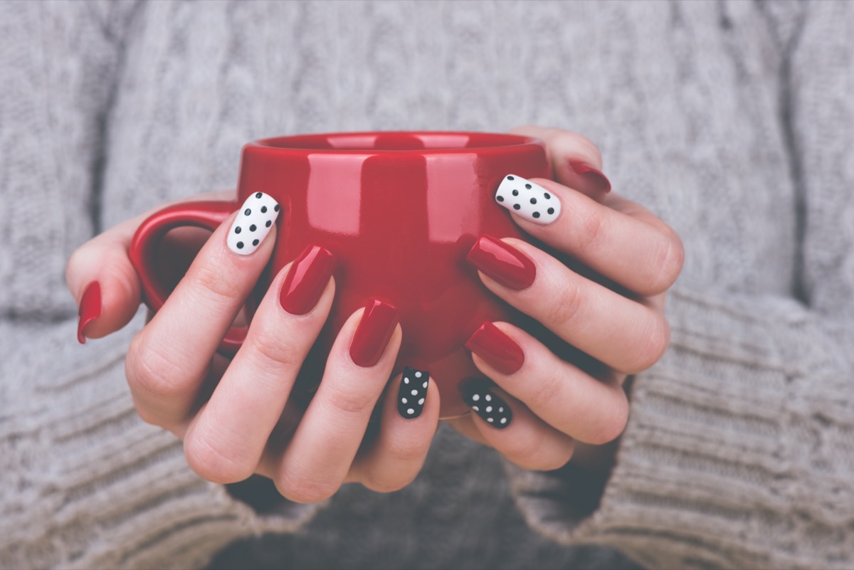 Nail-art-rosso-nero-argento-5.jpg