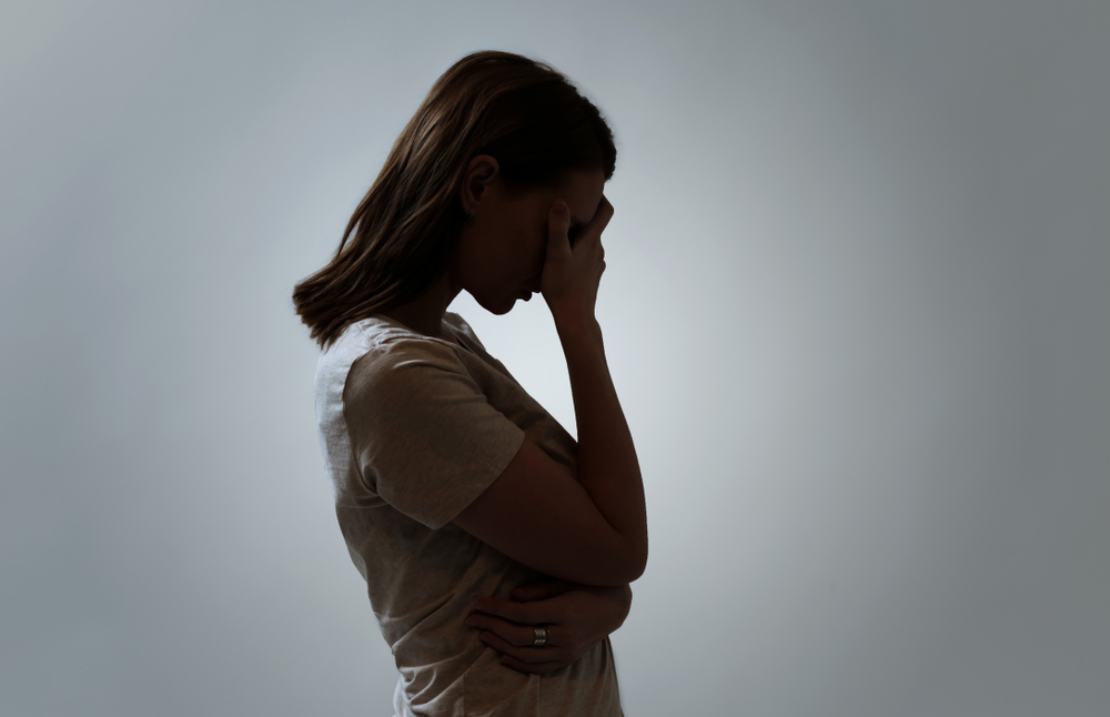 Come posso aiutare un’amica triste: frasi famose da scriverle