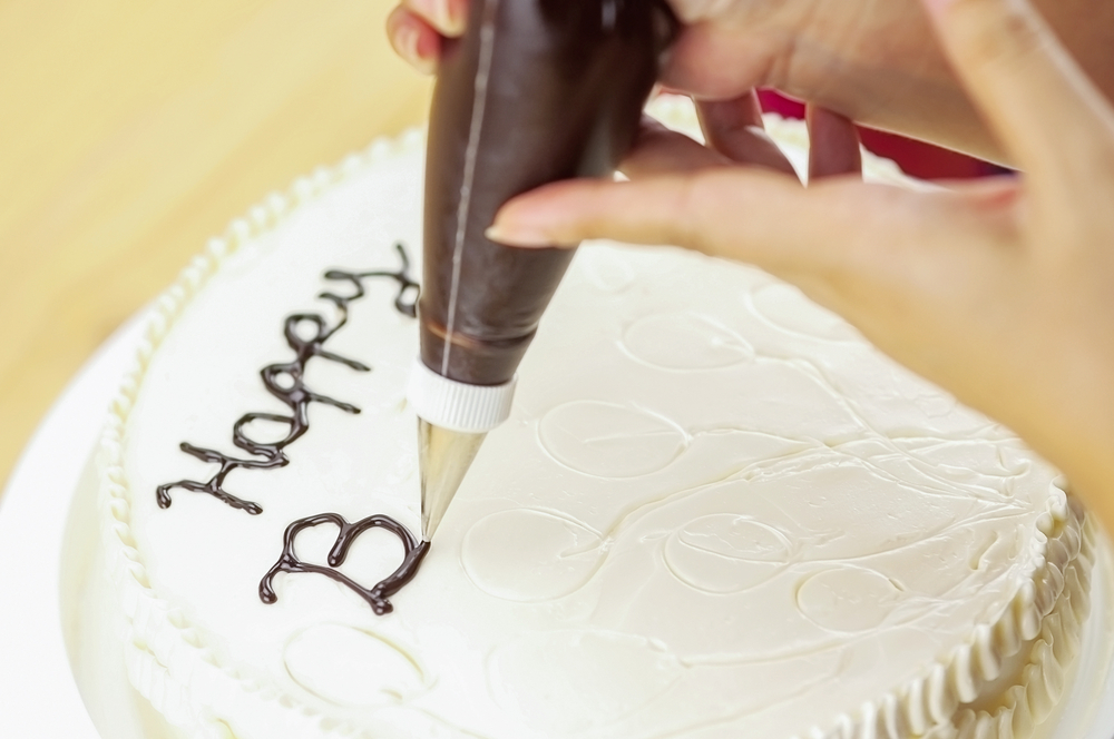 Come scrivere sulle torte: consigli e idee per principianti