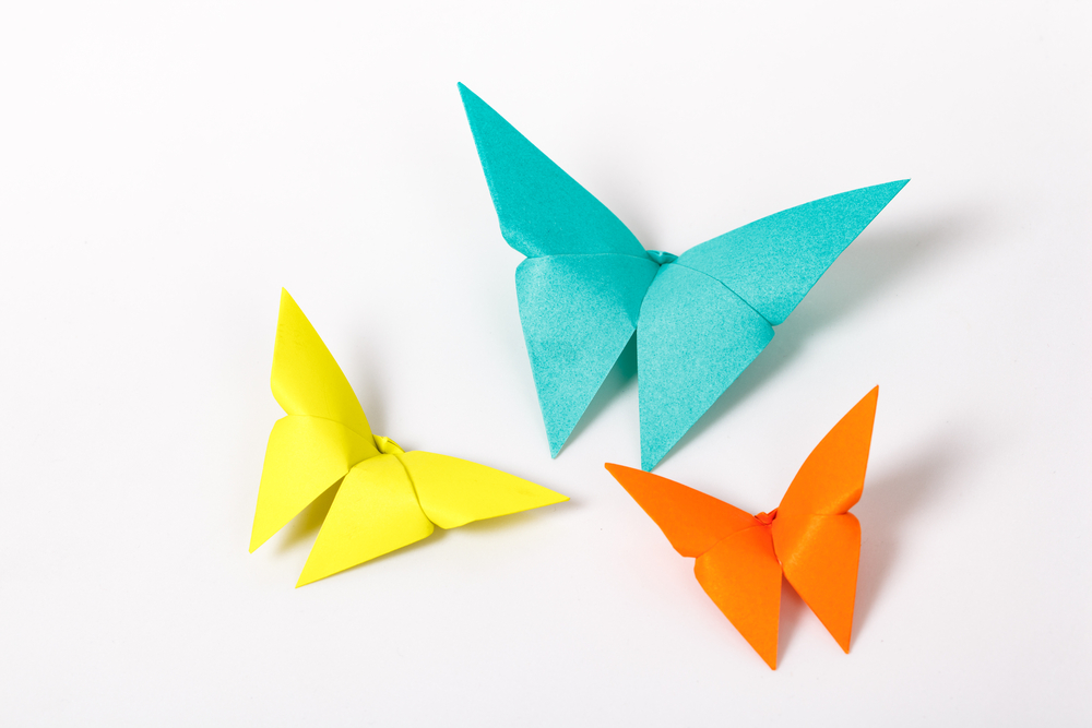 Origami facili: 2 modelli di farfalla per decorare casa