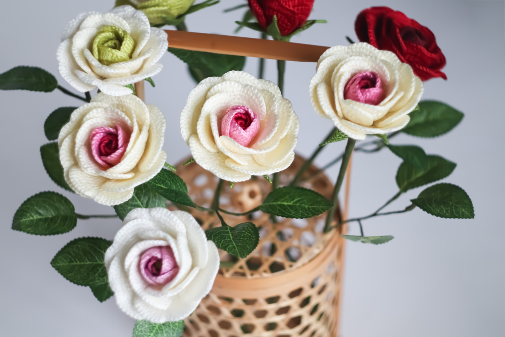 Rose uncinetto con gambo: come farle con facilità