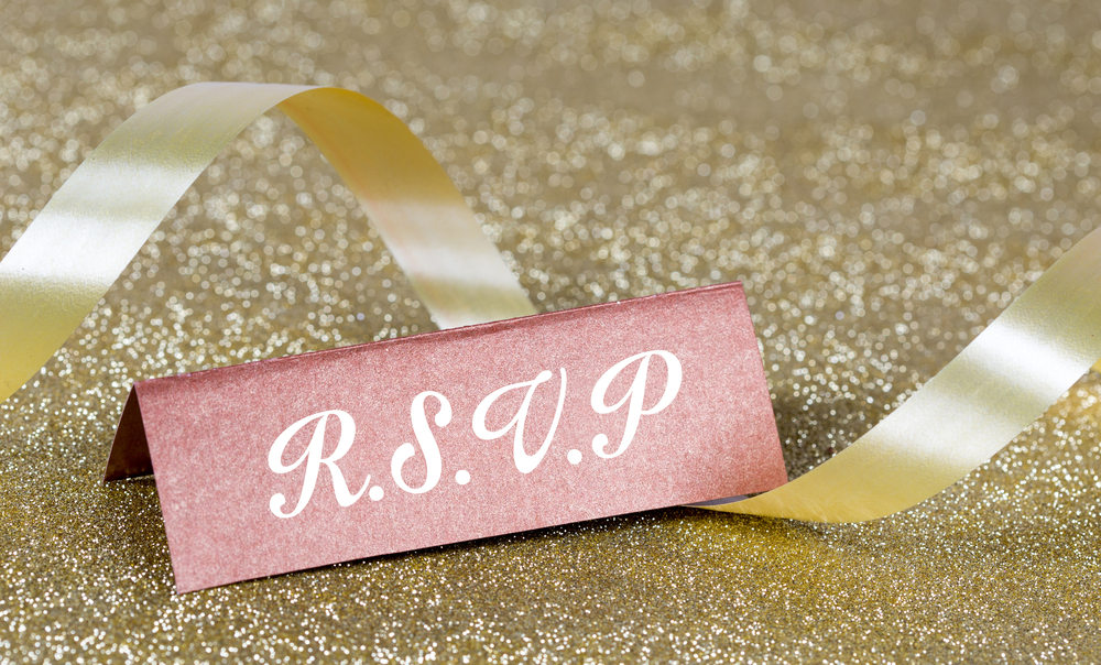 Cosa significa RSVP su un invito a nozze