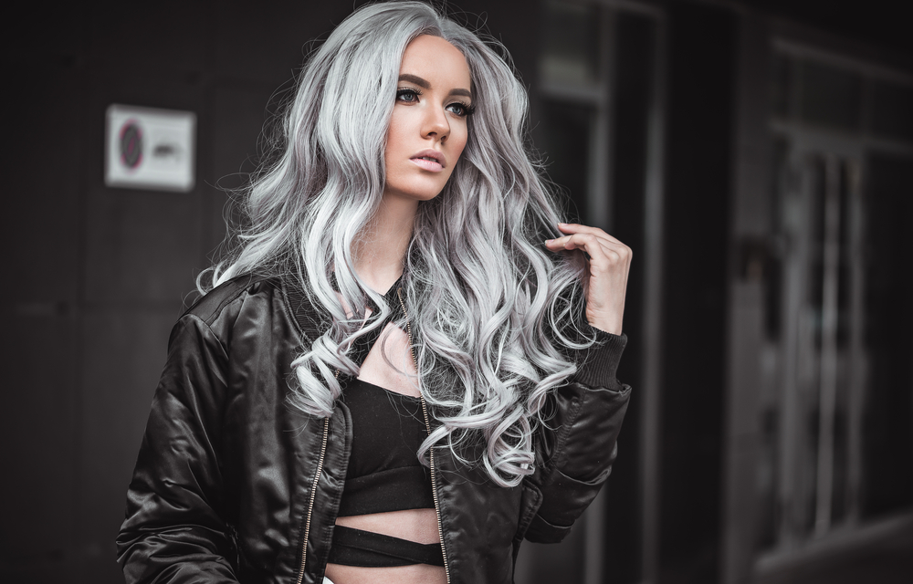 Capelli bianchi o grigi: ecco come averli sempre lucidi