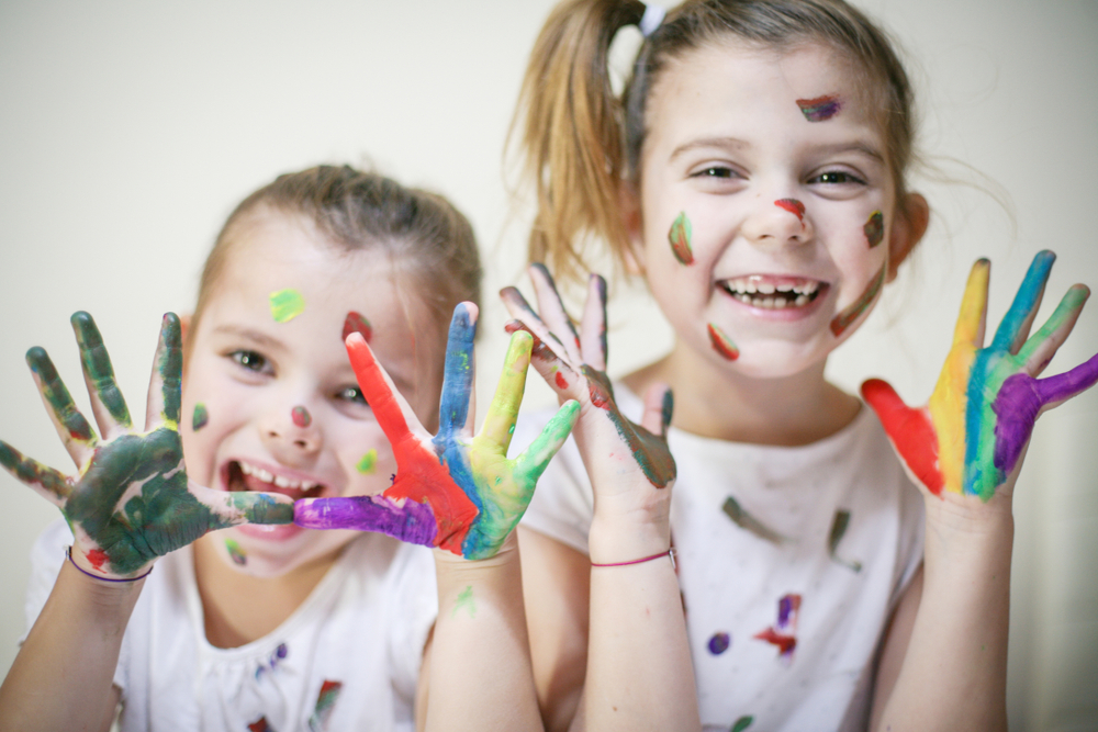 Cosa fare d’estate quando piove con i bambini: 5 idee divertenti