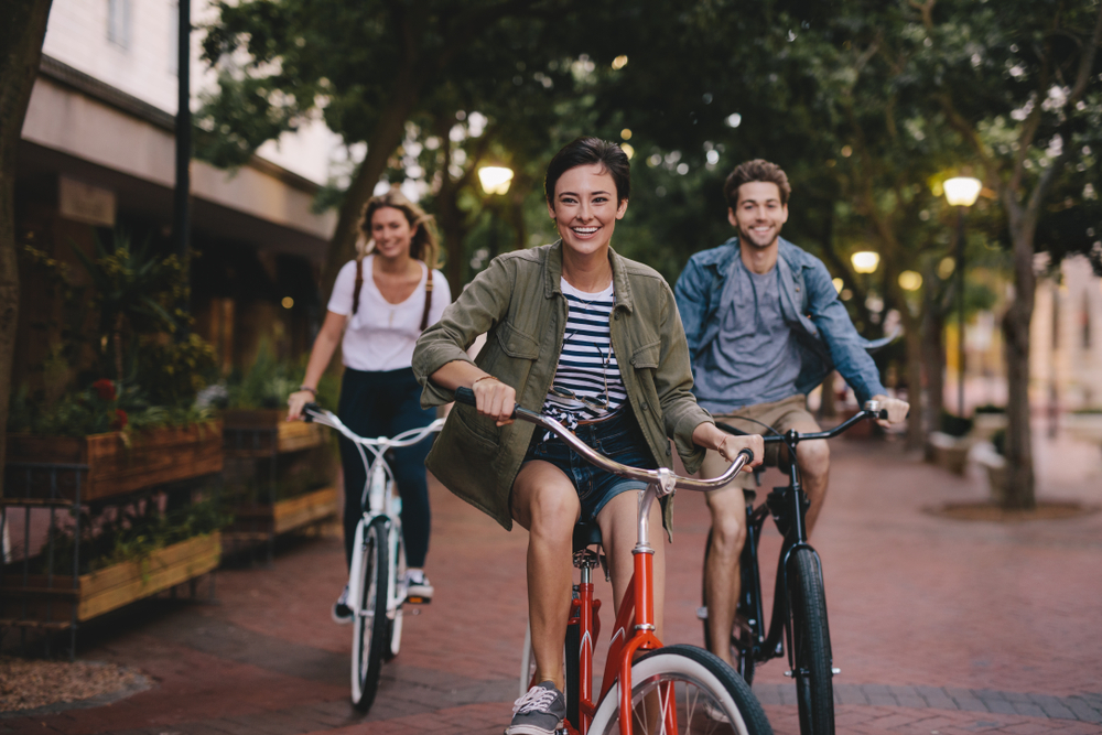 11 regole per andare in bicicletta e pedalare in sicurezza