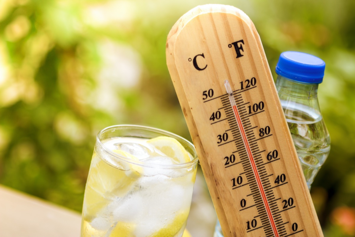 Insolazione: i rimedi naturali adatti a grandi e bambini
