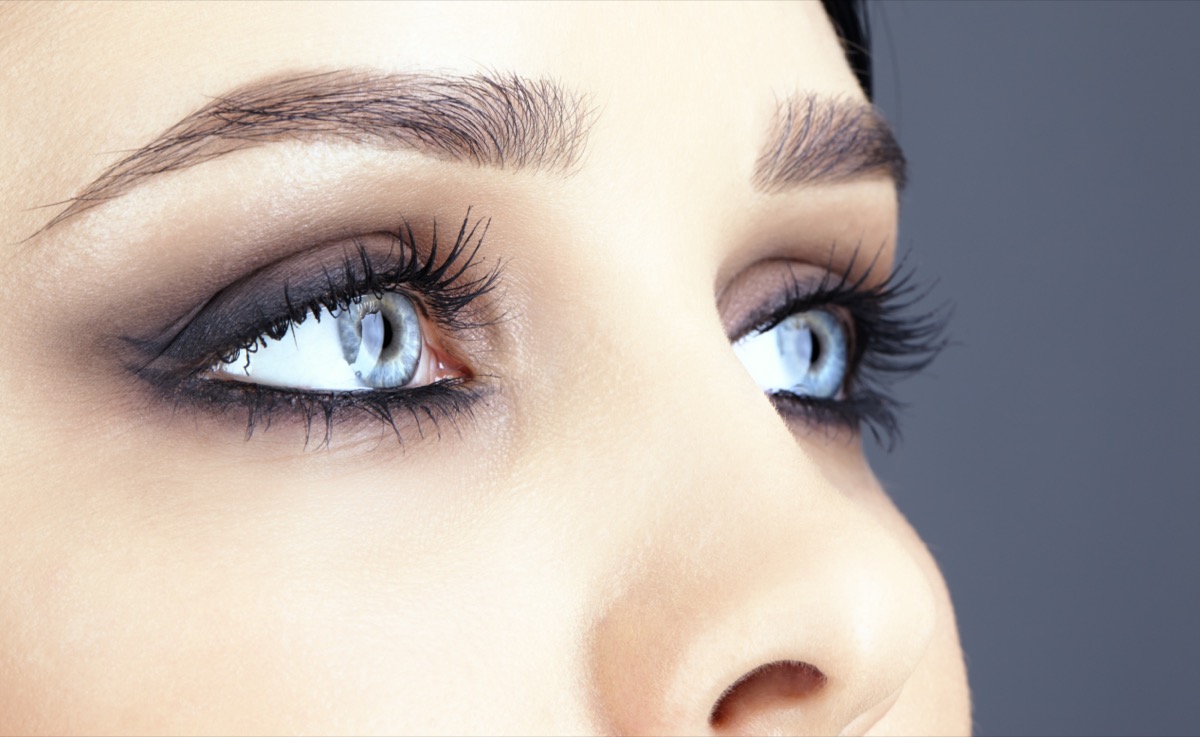 Smokey-eyes-trucco-occhi-azzurri-1.jpg