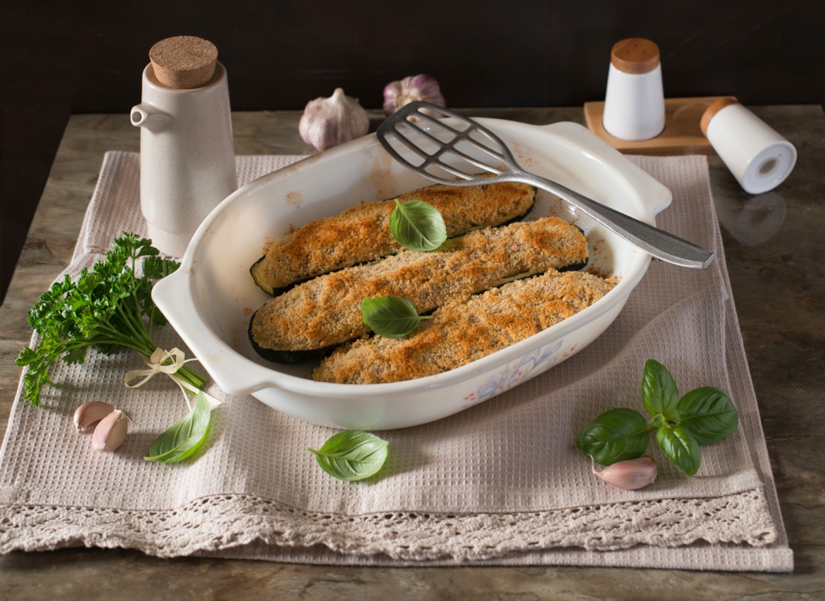 Zucchine ripiene con tonno e mozzarella: come farle