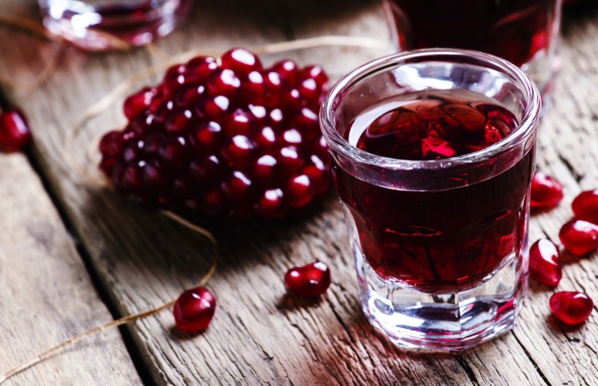 La ricetta del liquore di melagrana da fare in autunno
