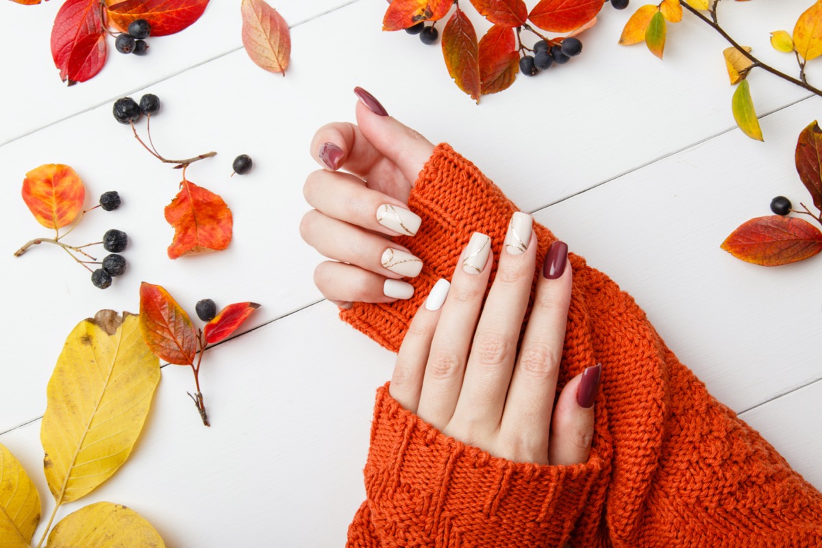 Unghie-autunno-2020-nail-art-4.jpg