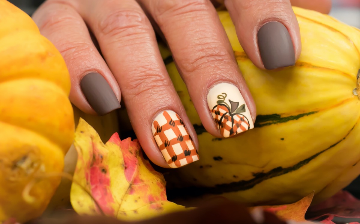 Unghie-autunno-2020-nail-art-5.jpg