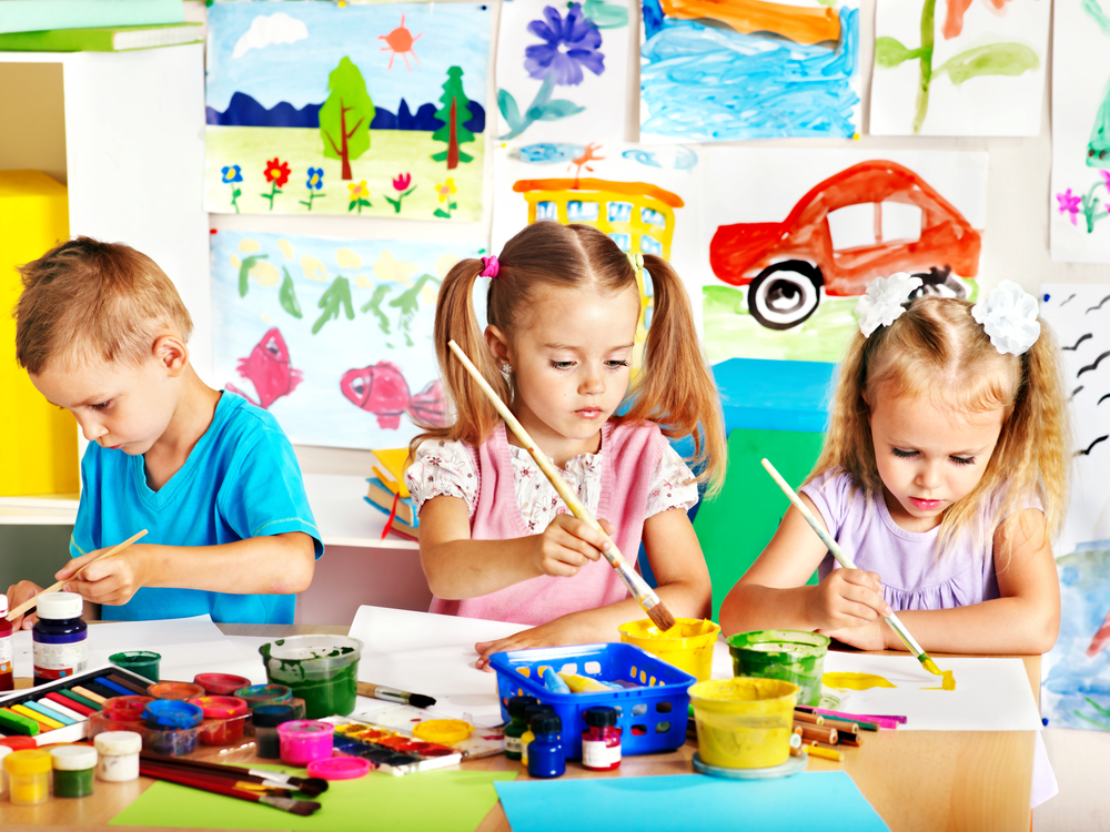 Come dipingere con il sale: la tecnica semplice per divertire i bambini