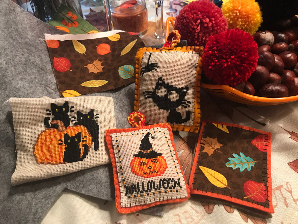 Punto croce Halloween: 7 schemi gratis da paura