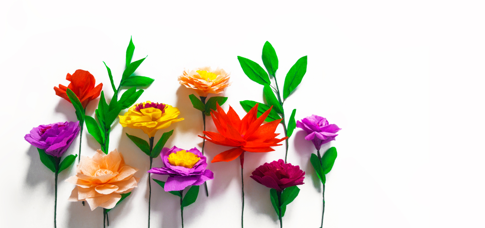 Lavoretti con carta velina: 6 idee che vorrai fare con i bambini