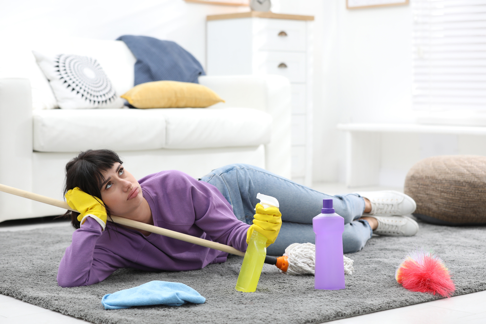 Trucchi per le pulizie di casa per le persone pigre