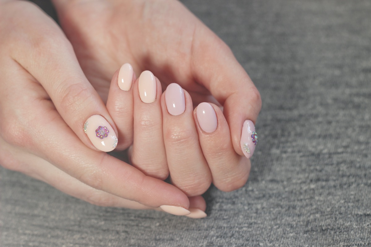 Nail-art-color-carne-pesca-6.jpg