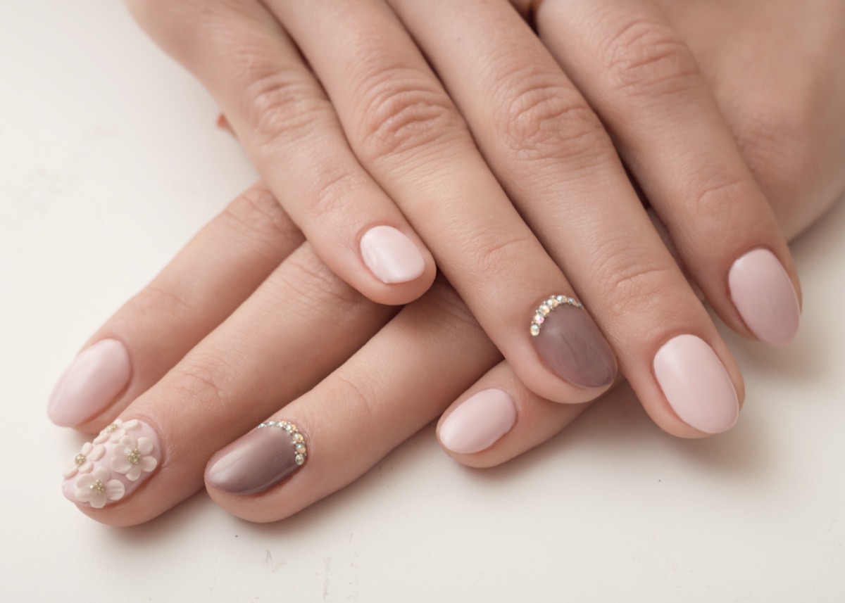Nail-art-brillantini-3.jpg