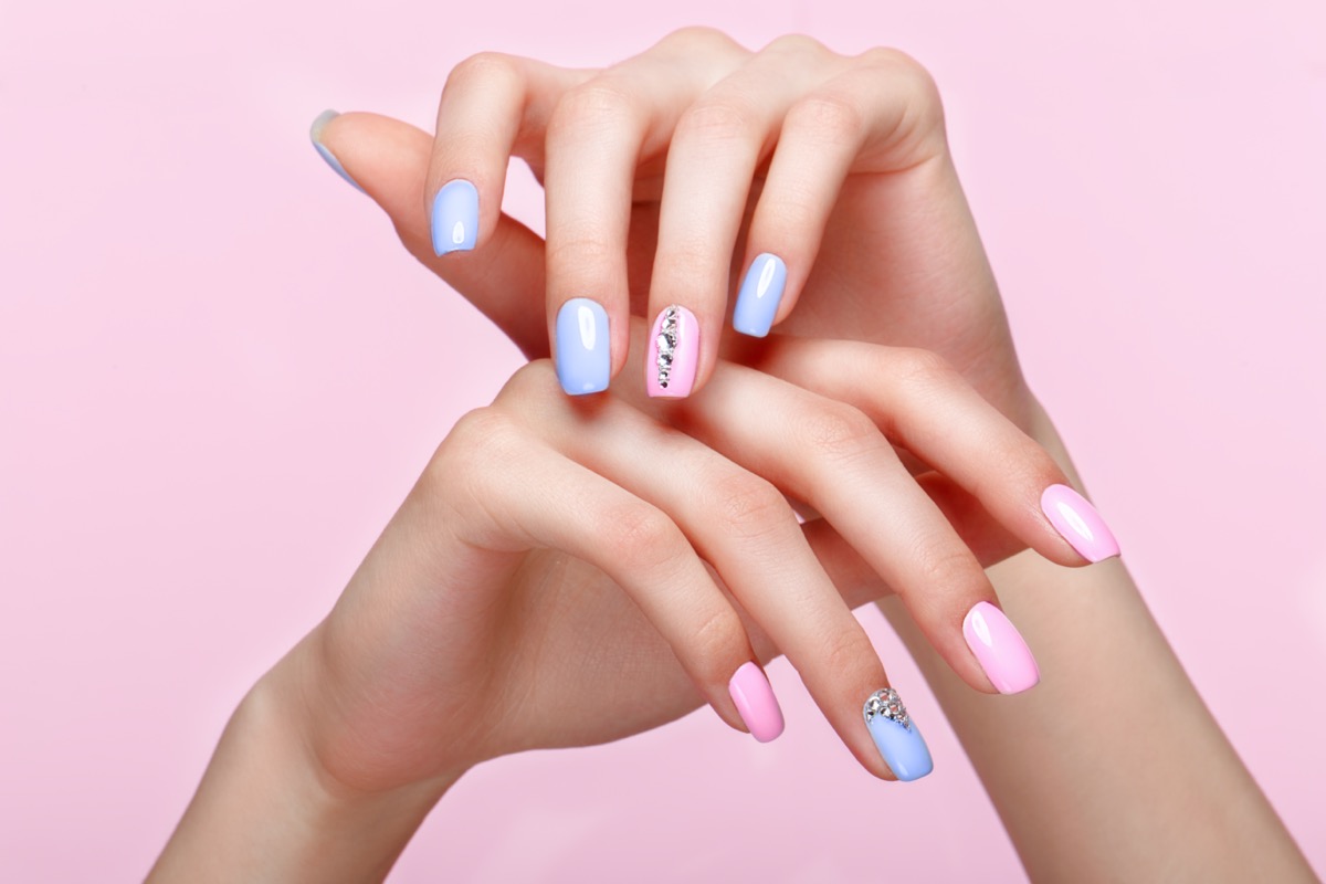 Nail-art-brillantini-7.jpg