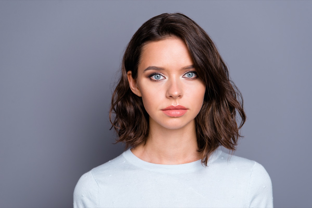 Tagli-capelli-medi-autunno-2020-donna-4.jpg