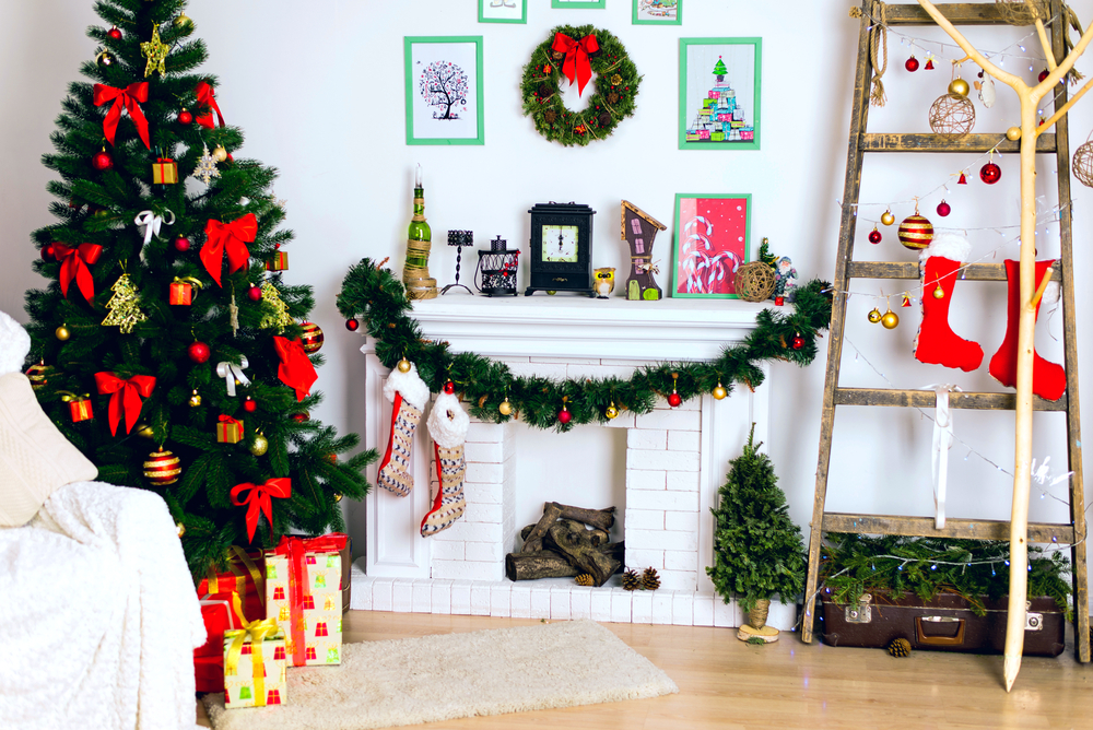 come-decorare-camino-natale-5.jpg