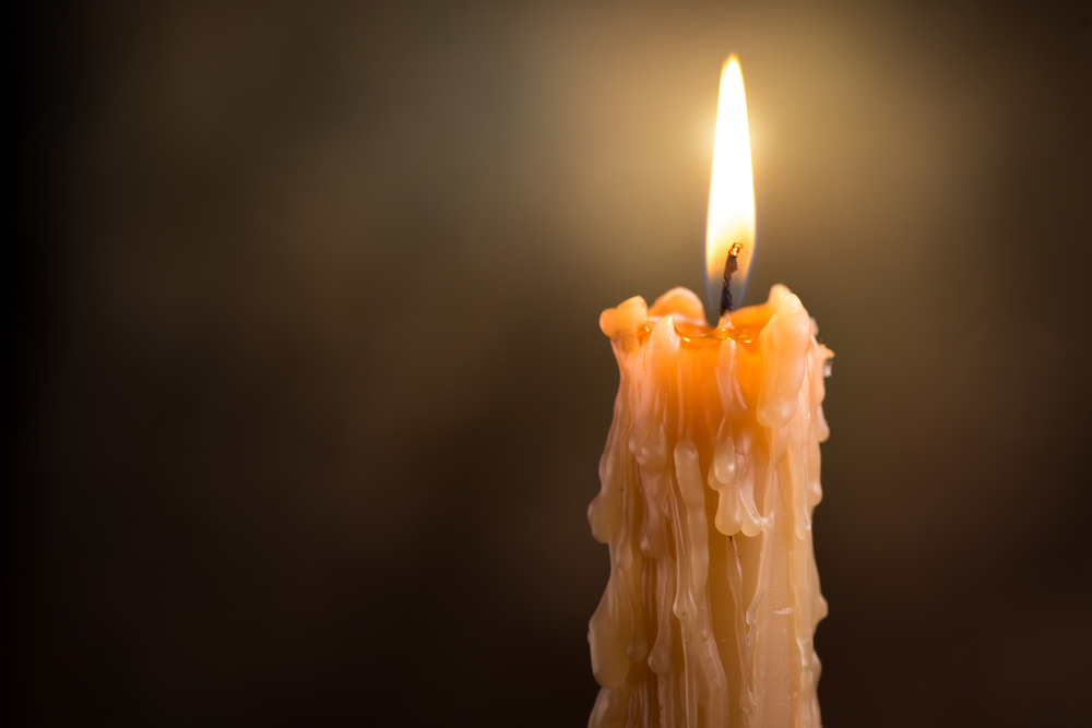 Come togliere la cera delle candele dai tessuti