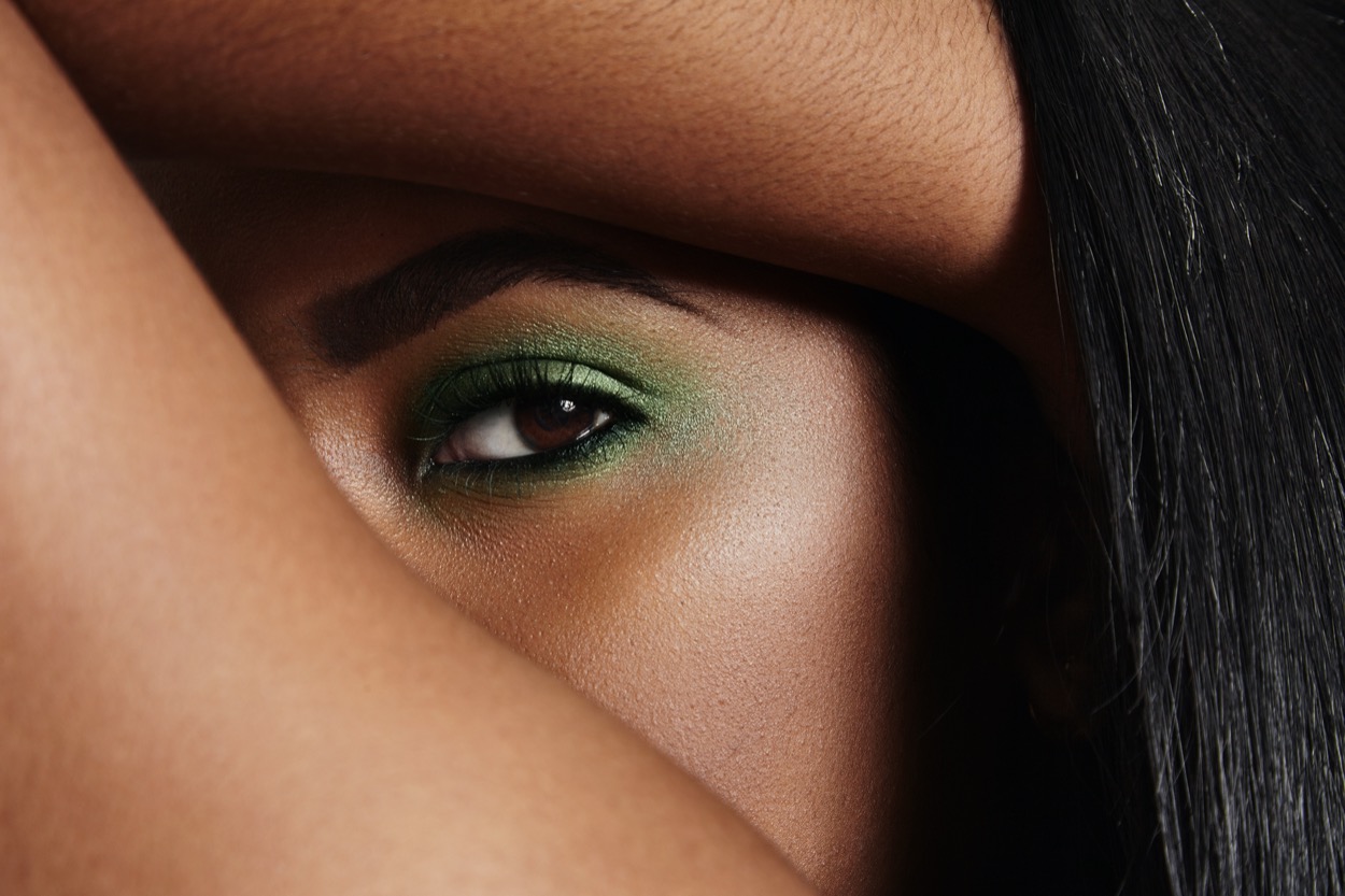 Trucco in verde per occhi marroni: le tonalità e come farlo