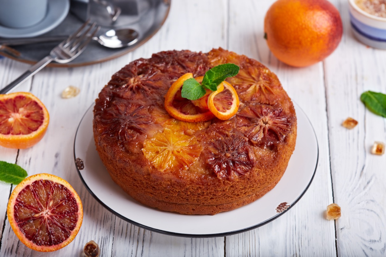 Torta all'arancia rovesciata con caramello: come farla