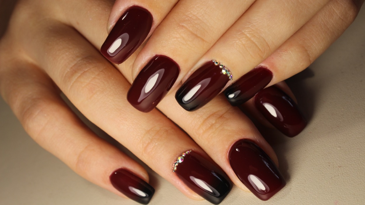 Nail-art-bordeaux-4.jpg