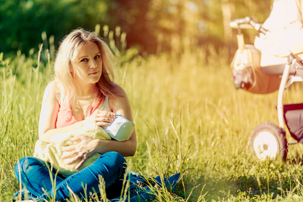 Come allattare al seno in pubblico