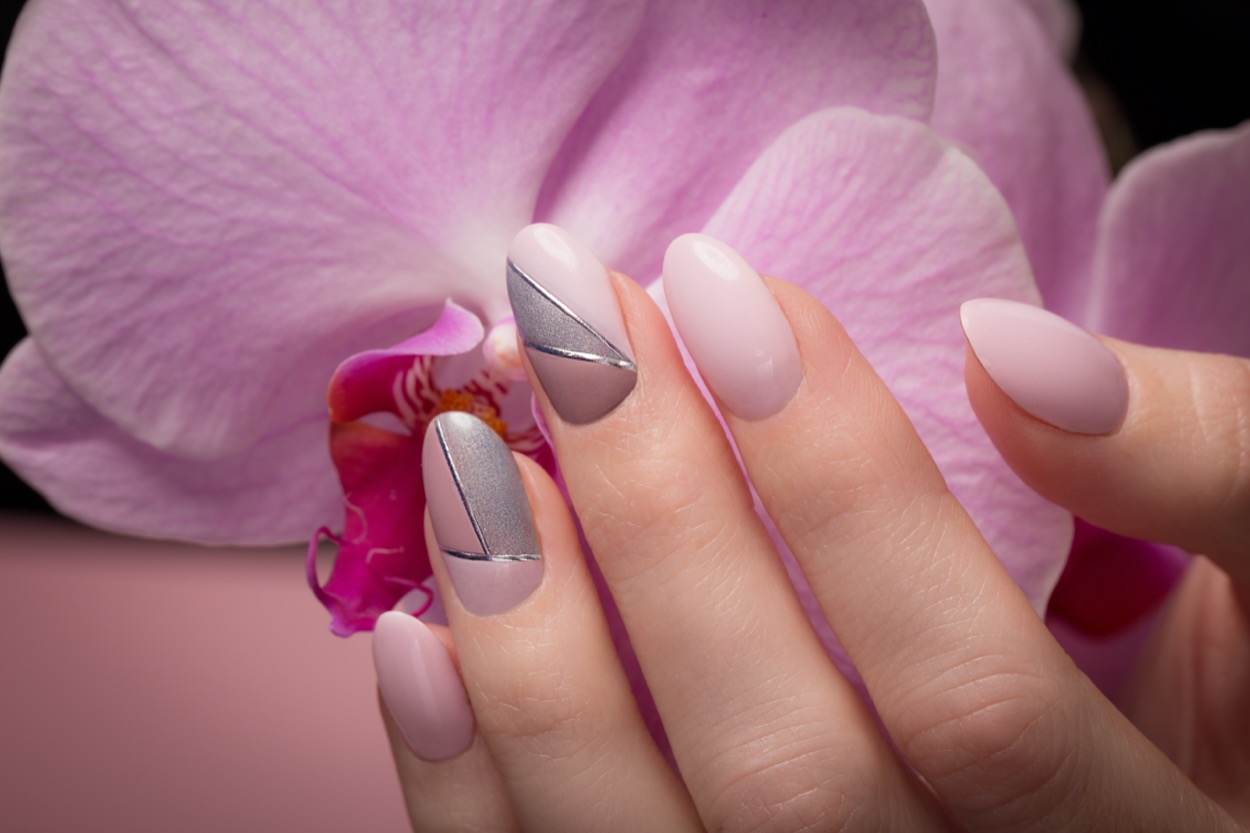 Manicure-colori-neutri-5.jpg