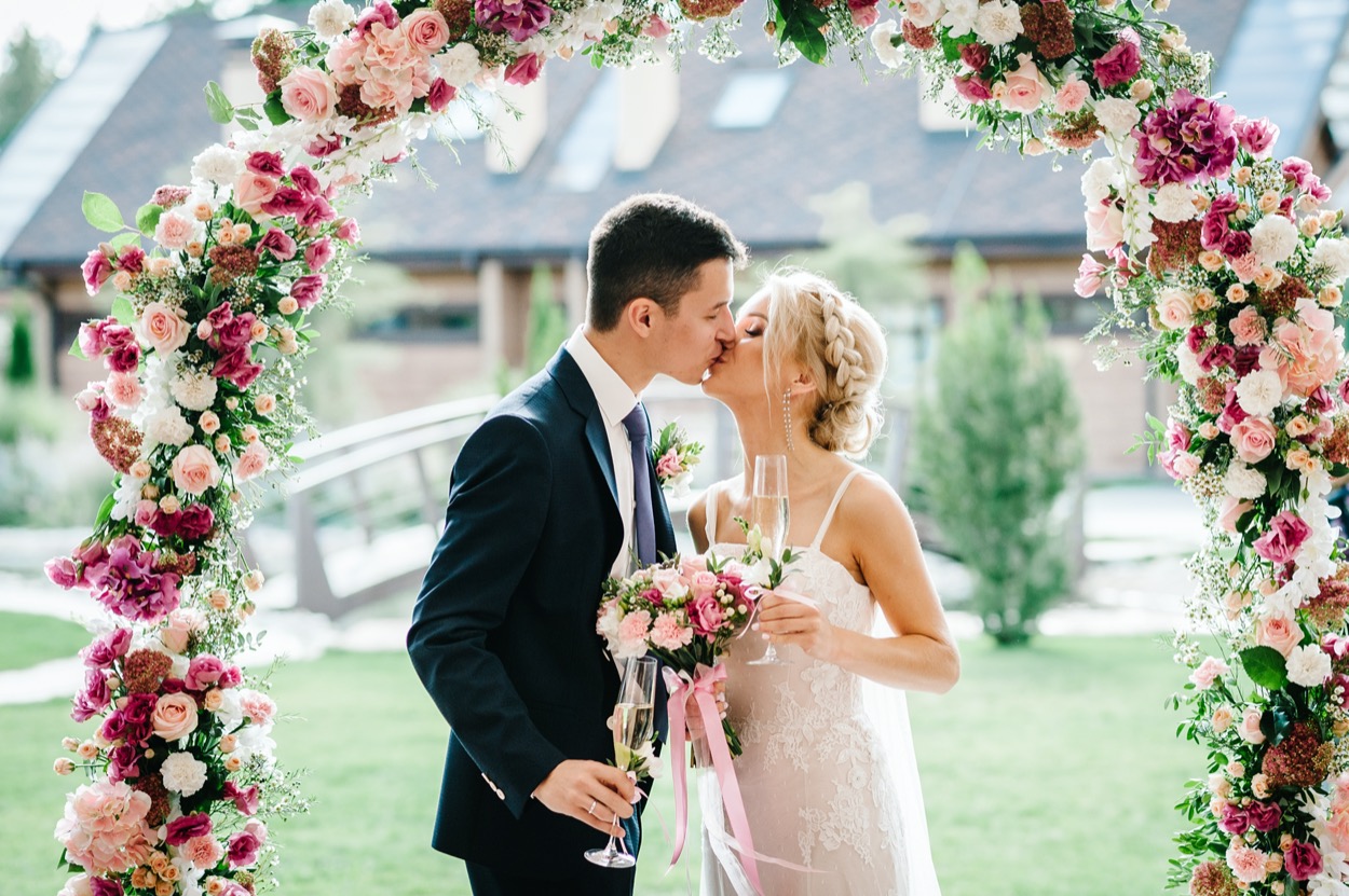 Come organizzare un matrimonio a tema fiori bello e romantico