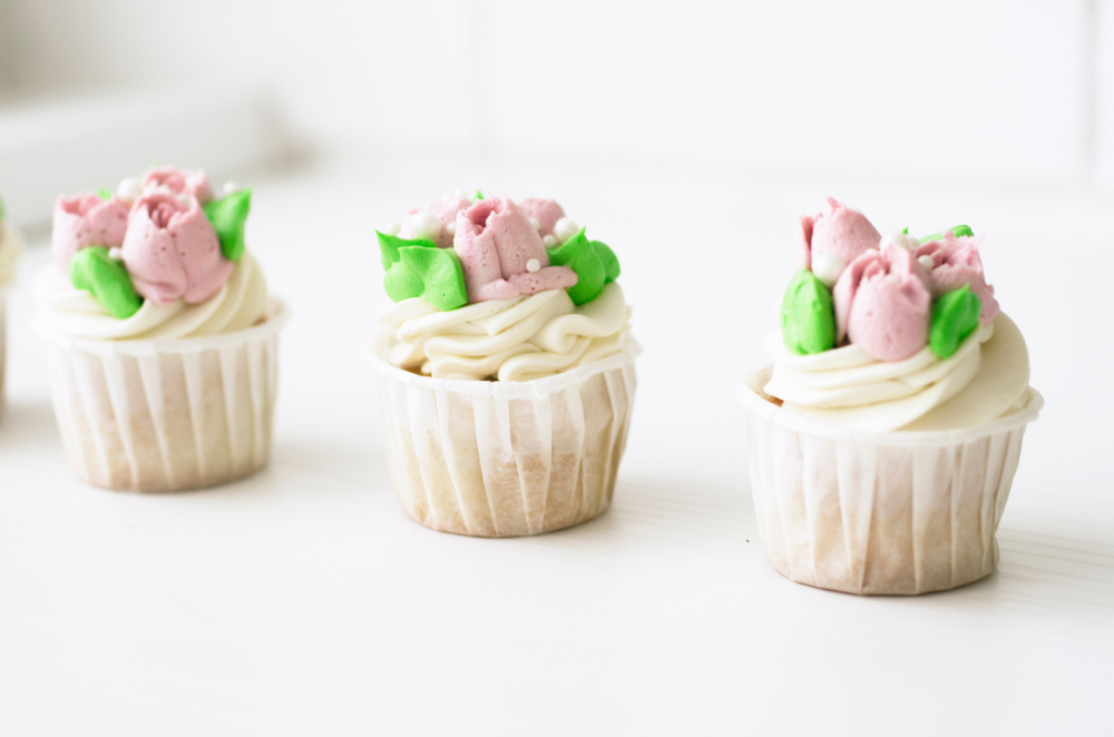 cupcake-decorati-fiori-crema-6.jpg